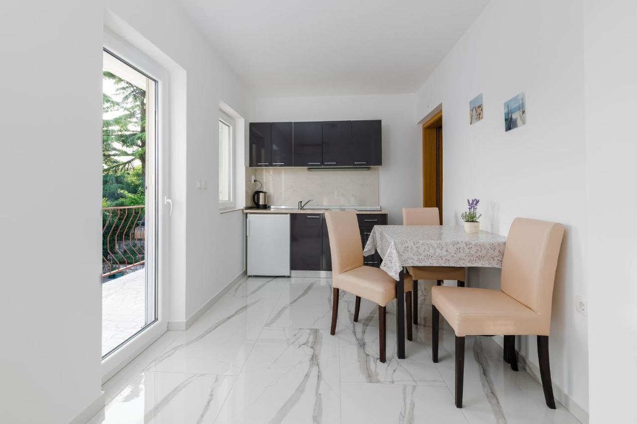 Apartments Melita Цриквеница Экстерьер фото