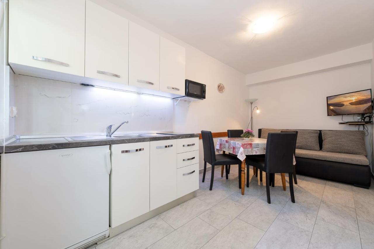 Apartments Melita Цриквеница Экстерьер фото