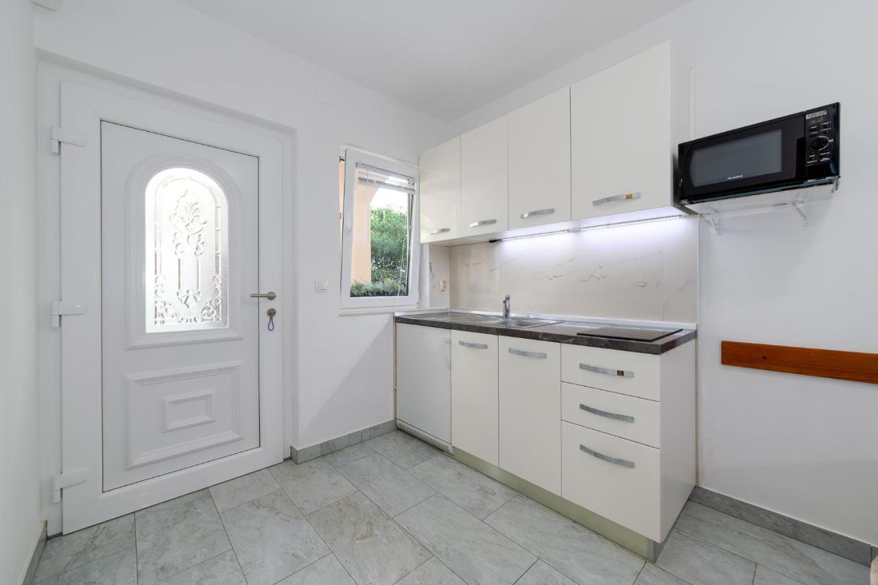 Apartments Melita Цриквеница Экстерьер фото