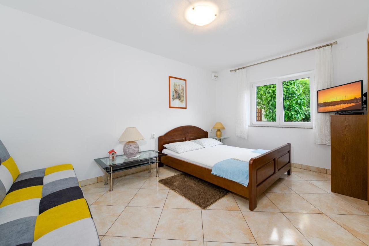 Apartments Melita Цриквеница Экстерьер фото