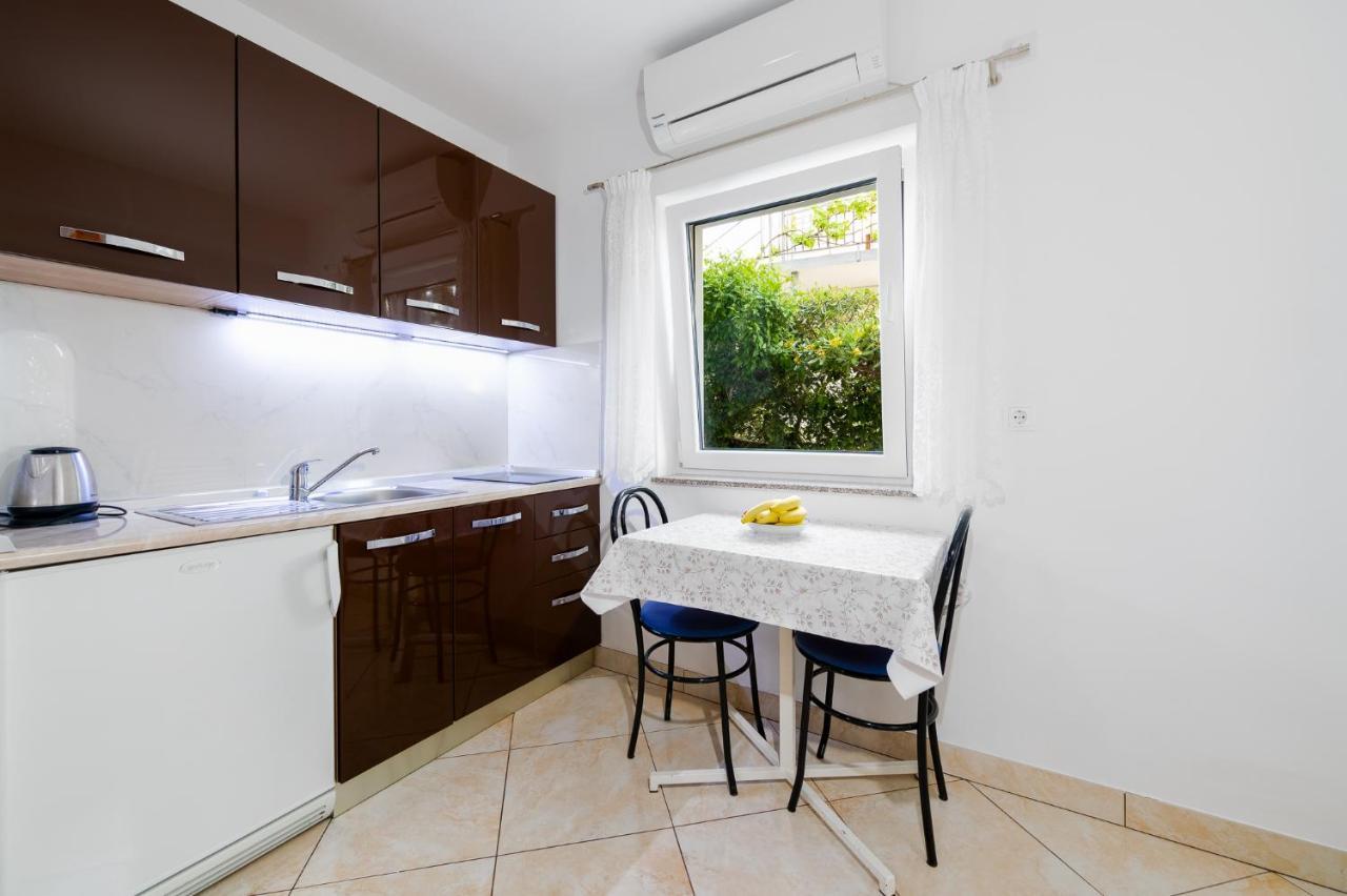 Apartments Melita Цриквеница Экстерьер фото