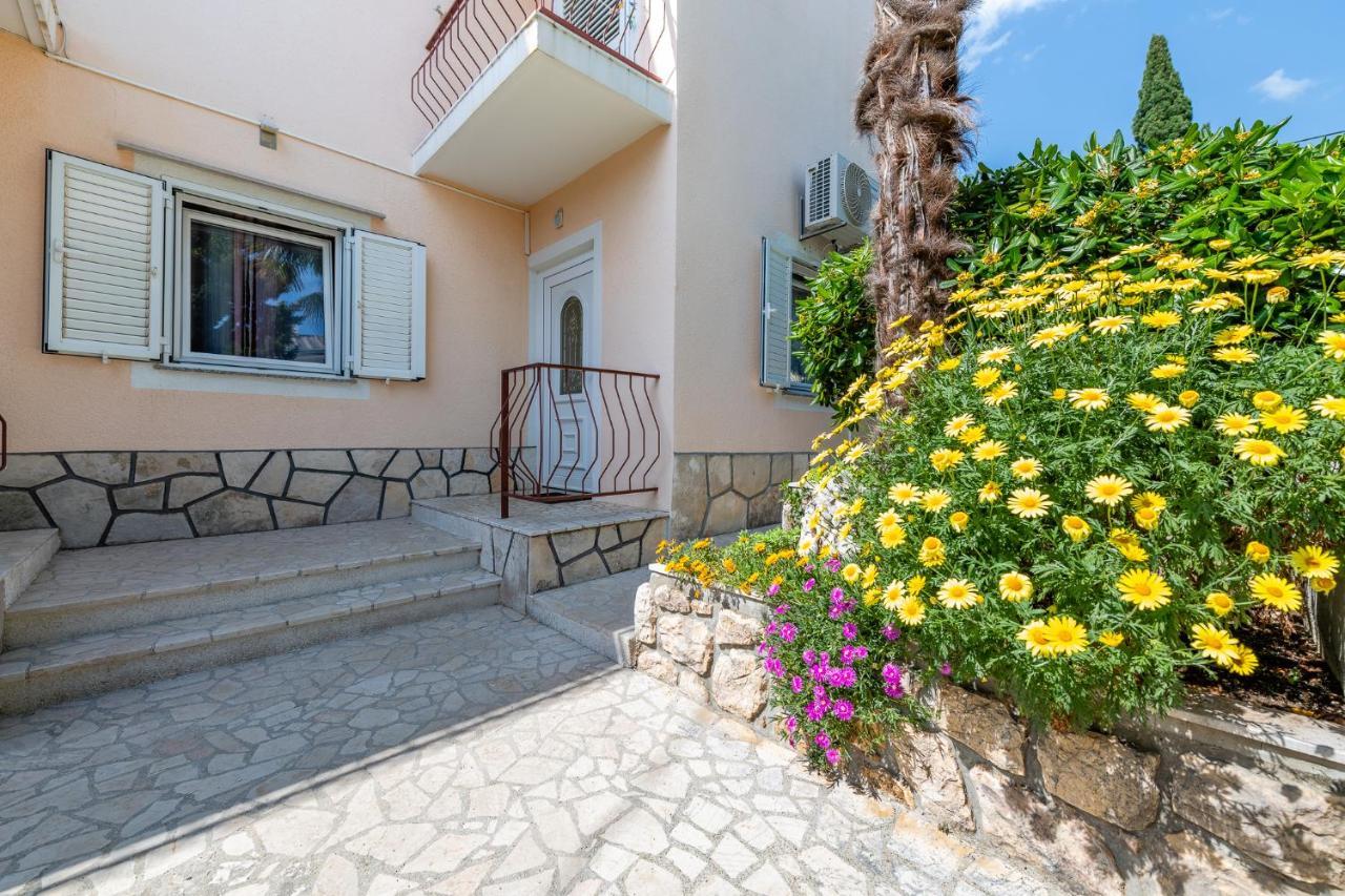 Apartments Melita Цриквеница Экстерьер фото